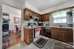 6010 Red Carriage Ln, Charlotte, NC 28212 - Photo 6
