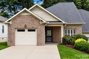 7 Shady Hollow Ln, Greer, SC 29651 - Photo 1