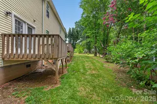 1057 19th St NE, Hickory, NC 28601 - Photo 6