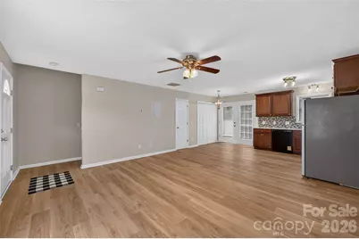 1057 19th Street NE, Hickory, NC 28601 - Photo 8