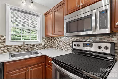 1057 19th Street NE, Hickory, NC 28601 - Photo 16