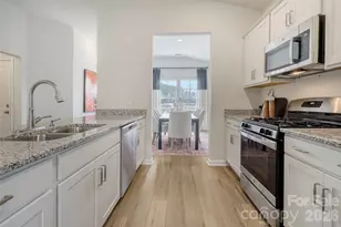 4016 Juno Dr, Charlotte, NC 28215 - Photo 12