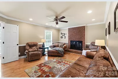 201 Wainsley Place, Matthews, NC 28105 - Photo 8