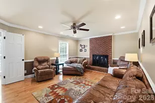 201 Wainsley Pl, Matthews, NC 28105 - Photo 8