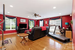 140 Eastwood Dr, Statesville, NC 28625 - Photo 10