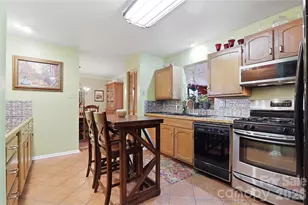 140 Eastwood Dr, Statesville, NC 28625 - Photo 8