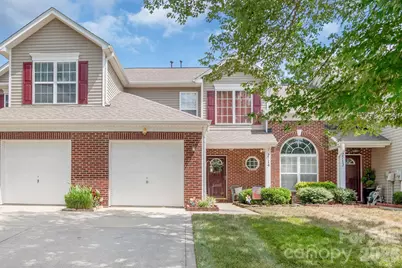 2714 Mill Valley Court, Matthews, NC 28105 - Photo 2