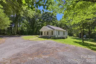 2155 Pa Jolly Ln, Granite Falls, NC 28630 - Photo 2
