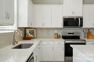 324 Laura Elizabeth Ln, Clover, SC 29710 - Photo 10