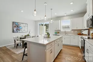 324 Laura Elizabeth Ln, Clover, SC 29710 - Photo 6
