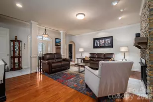 725 Hanna Woods Dr, Cramerton, NC 28032 - Photo 8