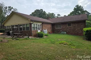 1671 Kensington Cir, Newton, NC 28658 - Photo 8