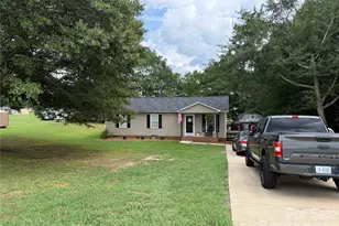 213 Darth Maul Dr, Grover, NC 28073 - Photo 2