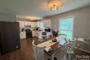 213 Darth Maul Dr, Grover, NC 28073 - Photo 4
