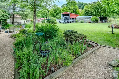 5950 N US 19E Highway, Newland, NC 28657 - Photo 38