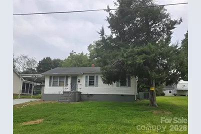 122 E Iowa Avenue E, Bessemer City, NC 28016 - Photo 2
