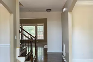 2421 Arden Gate Ln, Charlotte, NC 28262 - Photo 2