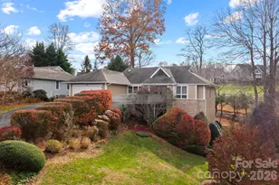122 Broadmoor Dr, Flat Rock, NC 28731 - Photo 4