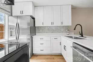 3959 Briarhill Dr, Charlotte, NC 28215 - Photo 6