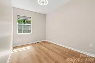 3959 Briarhill Dr, Charlotte, NC 28215 - Photo 14