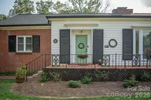 11 Kings Mountain St, York, SC 29745 - Photo 2