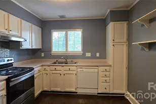 3001 Heathstead Place, Charlotte, NC 28210 - Photo 4