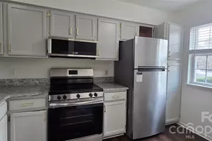 3109 Heathstead Place, Charlotte, NC 28210 - Photo 2