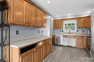 11 Cathy Ct, Hendersonville, NC 28792 - Photo 12