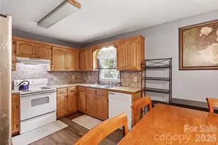 106 N Arlington Ave, Jonesville, NC 28642 - Photo 14