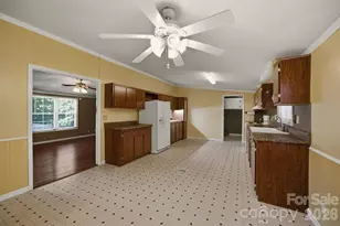3006 Reba Cardwell Ln, Lenoir, NC 28645 - Photo 10