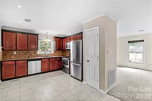 603 Colonial Dr, Statesville, NC 28625 - Photo 10