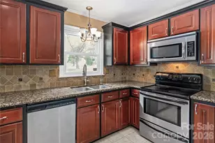 603 Colonial Dr, Statesville, NC 28625 - Photo 8