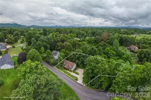 10 E Rolling Acres Dr, Weaverville, NC 28787 - Photo 2