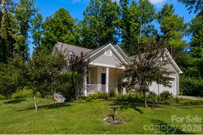 725 W Pine Street, Hendersonville, NC 28739 - Photo 2