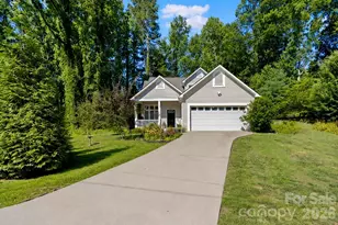 725 W Pine St, Hendersonville, NC 28739 - Photo 1