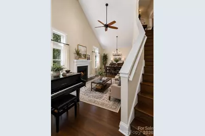 725 W Pine Street, Hendersonville, NC 28739 - Photo 8