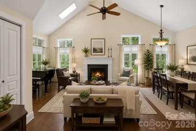 725 W Pine Street, Hendersonville, NC 28739 - Photo 10