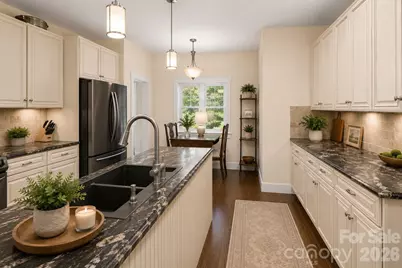 725 W Pine Street, Hendersonville, NC 28739 - Photo 12