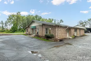 732 Jonesborough St, Hendersonville, NC 28739 - Photo 1