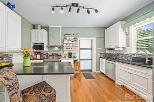 490 Cranberry St, Newland, NC 28657 - Photo 16