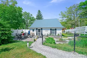 490 Cranberry St, Newland, NC 28657 - Photo 2