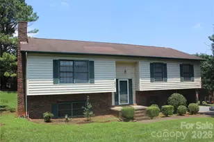 205 Inglewood Dr, Morganton, NC 28655 - Photo 1