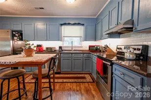 1014 Yancey St, Shelby, NC 28150 - Photo 6