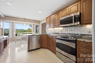 1870 Riverview Ct, Hendersonville, NC 28739 - Photo 10