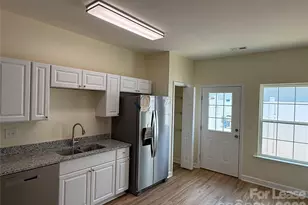 7045 Somerset Springs Dr, Charlotte, NC 28262 - Photo 4