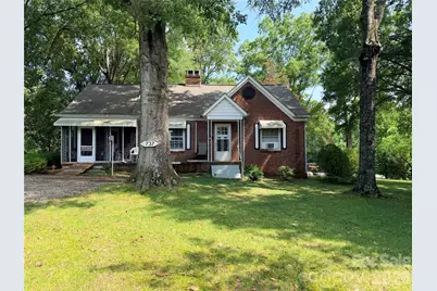 737 W C Street, Newton, NC 28658 - Photo 1