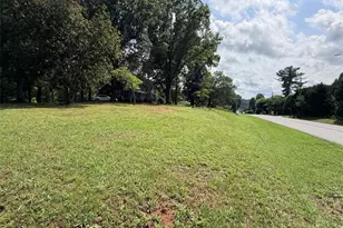 737 W C St, Newton, NC 28658 - Photo 4