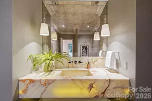 4231 Fox Brook Ln, Charlotte, NC 28211 - Photo 12