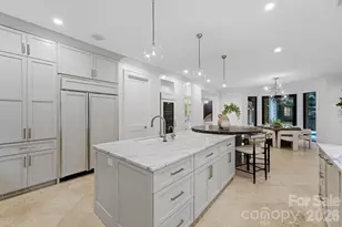 4231 Fox Brook Ln, Charlotte, NC 28211 - Photo 16