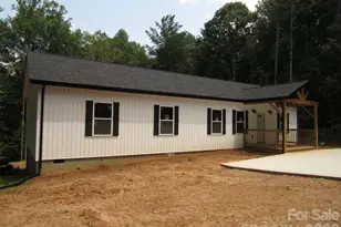92 St Charles Ct, Hickory, NC 28601 - Photo 2